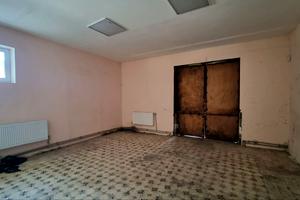 коммерческая по адресу Грушевського, 1
