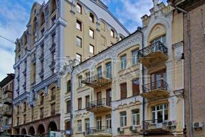 комерційна за адресою Паторжинського вул., 4