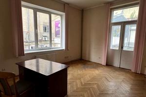 комерційна за адресою Тараса Шевченка вул., 20