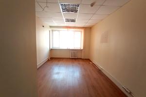 комерційна за адресою Ореста Васкула вул., 8