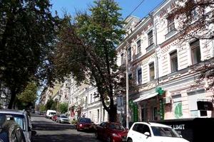 комерційна за адресою Софіївська вул., 6