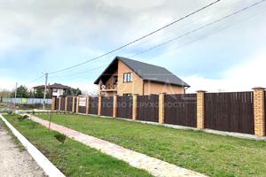 будинок за адресою с. Вишеньки, Садова вул.