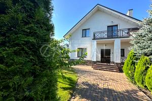 будинок за адресою Космонавтів, 15