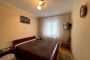 квартира за адресою Леся Курбаса вул., 2
