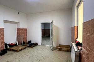 комерційна за адресою Смолиста вул., 10
