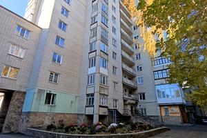 квартира за адресою вул. Небесної Сотні, 24