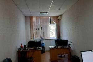 комерційна за адресою Заводська вул., 3