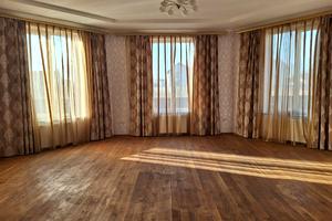 будинок за адресою Бандери
