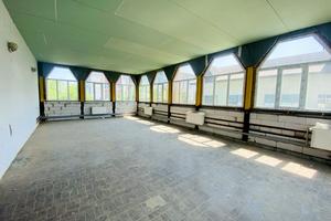 комерційна за адресою Незалнжності, 1