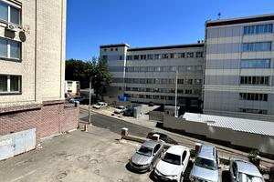 комерційна за адресою Васильківська вул., 18