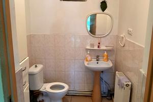 комерційна за адресою Корятовича пл., 15