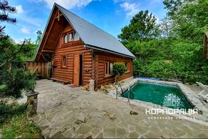 комерційна за адресою Центральна, 10