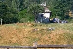 комерційна за адресою Центральна, 15