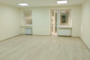 комерційна за адресою Військових Ветеранів вул., 10Б