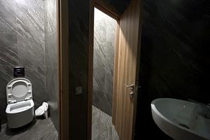 комерційна за адресою Кловський узвіз (Кловський), 7