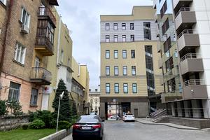 комерційна за адресою Богдана Хмельницького вул., 23-Б