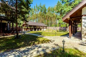 дом по адресу Радісна, 3
