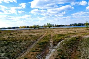 участок по адресу центральна