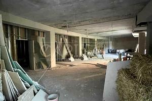 комерційна за адресою Гоголівська вул., 37/2