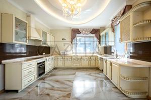 будинок за адресою Центральна вул., 11