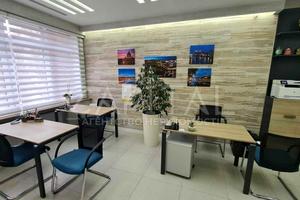 комерційна за адресою Кловський узвіз, 7a