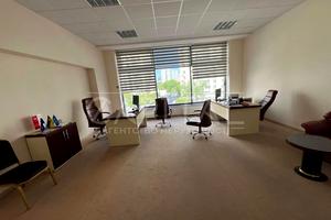 комерційна за адресою Федора Ернста вул., 3Б