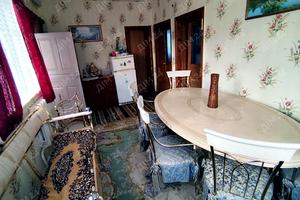 дом по адресу центральна, 1