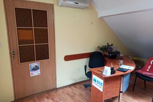 комерційна за адресою Корятовича пл., 15