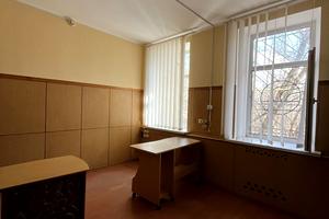 комерційна за адресою Степана Чобану вул. (Добровольського), 1