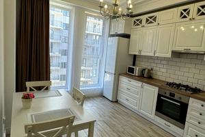 квартира за адресою Залізнична вул., 7б