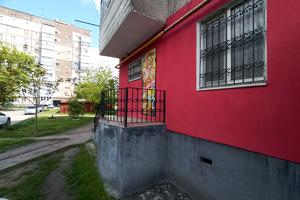 комерційна за адресою Державності вул., 30