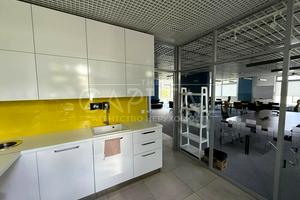 комерційна за адресою Криворізька вул., 11