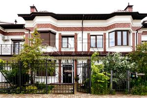 дом по адресу с. Петропавловская борщаговка, Фізкультурний пер.