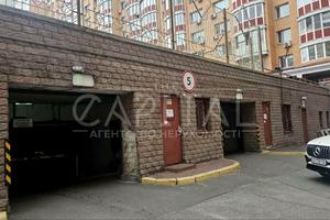 паркомісце за адресою Володимира Івасюка просп. (Героїв Сталінграду), 4