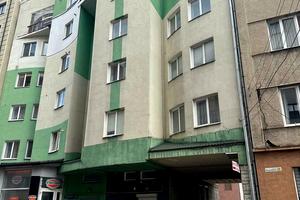 комерційна за адресою Залізнична вул., 2