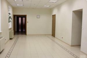 комерційна за адресою Толстого Льва пл., 20