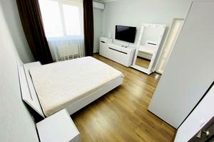 квартира по адресу Ревуцкого ул., 40-В