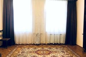 квартира за адресою Віри Холодної пл., 1