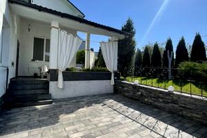 будинок за адресою Джерельна