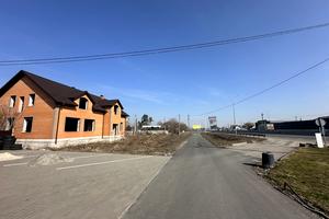 комерційна за адресою Чернігівська Площа, 1