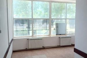 комерційна за адресою Новозаводська вул., 2