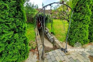 комерційна за адресою Центральна, 10