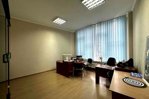 комерційна за адресою Федора Ернста вул., 16-В