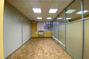 комерційна за адресою Біличанська вул., 44а