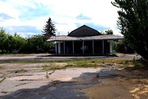 комерційна за адресою Центральна, 2а