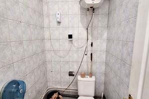 комерційна за адресою Леся Курбаса вул., 12