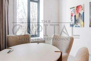 комерційна за адресою Костельна вул., 6