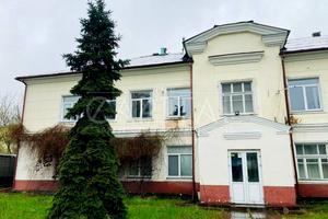 комерційна за адресою Верховної Ради бульв., 19