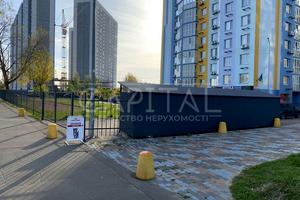 комерційна за адресою Вишняківська вул., 4
