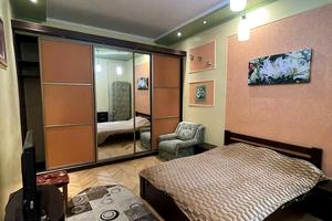 квартира за адресою Академіка Романа Кучера вул., 4